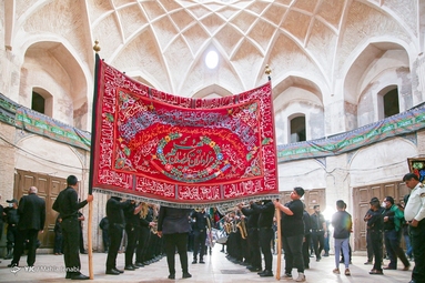 مراسم عزاداری ظهر تاسوعای حسینی (ع) -  بازار سنتی کرمان