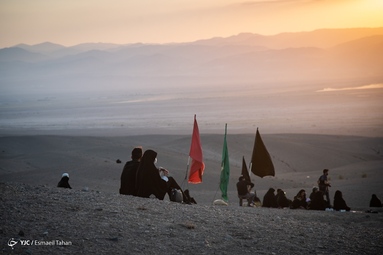 حسینیه صحرایی با هدف احیای سنت عزاداری در صحرا در روزهای هشتم، نهم و دهم محرم در منطقه کویر خوریان سمنان برپا می‌شود.