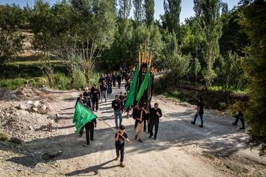مراسم عزاداری ظهر عاشورای حسینی (ع) در روستای اروانه - سمنان