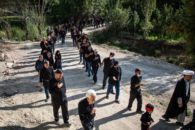 مراسم عزاداری ظهر عاشورای حسینی (ع) در روستای اروانه - سمنان
