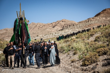 مراسم عزاداری ظهر عاشورای حسینی (ع) در روستای اروانه - سمنان