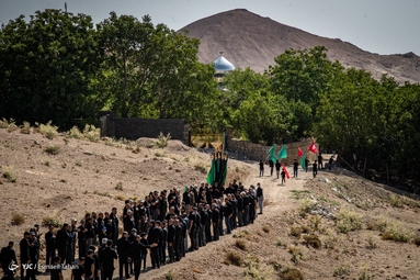 مراسم عزاداری ظهر عاشورای حسینی (ع) در روستای اروانه - سمنان