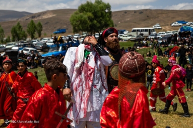 مراسم تعزیه خوانی ظهر روز عاشورا - روستای وکیل آباد اردبیل