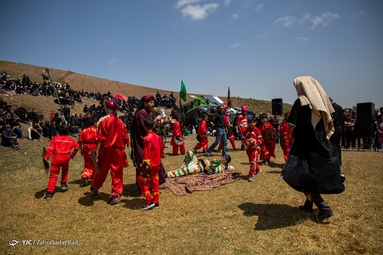 مراسم تعزیه خوانی ظهر روز عاشورا - روستای وکیل آباد اردبیل