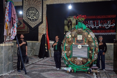 مراسم عزاداری ظهر روز عاشورا و آیین 