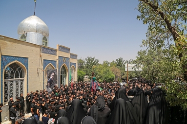 مراسم عزاداری ظهر روز عاشورا و آیین 
