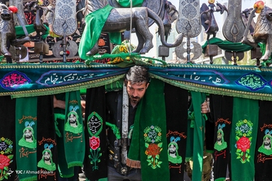 مراسم عزاداری ظهر عاشورای حسینی (ع) - مشهد مقدس