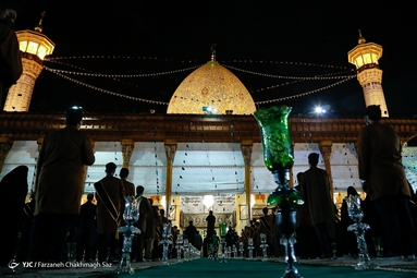 لاله گردانی در شب شام غریبان - حرم شاهچراغ (ع)