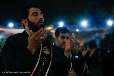 لاله گردانی در شب شام غریبان - حرم شاهچراغ (ع)