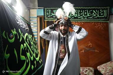 نمایش آیینی شب غریبانه