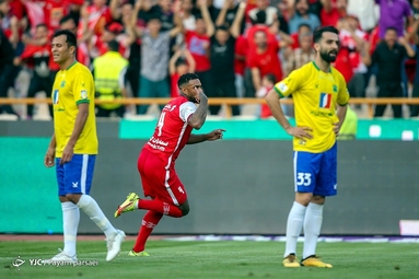 لیگ برتر فوتبال/ پرسپولیس تهران ۲ - صنعت نفت آبادان ۰