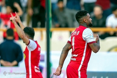 لیگ برتر فوتبال/ پرسپولیس تهران ۲ - صنعت نفت آبادان ۰