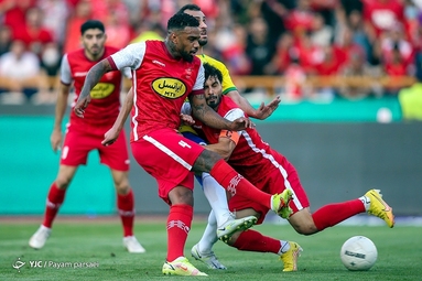 لیگ برتر فوتبال/ پرسپولیس تهران ۲ - صنعت نفت آبادان ۰