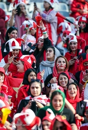 لیگ برتر فوتبال/ پرسپولیس تهران ۲ - صنعت نفت آبادان ۰