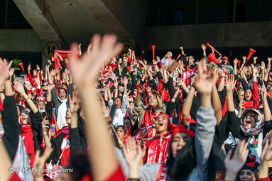 حضور بانوان هوادار پرسپولیس در ورزشگاه آزادی