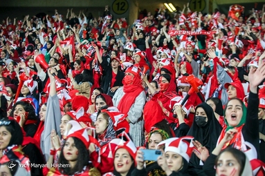 حضور بانوان هوادار پرسپولیس در ورزشگاه آزادی