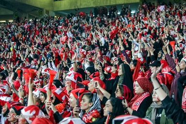 حضور بانوان هوادار پرسپولیس در ورزشگاه آزادی