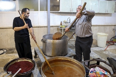 میزبانی از زائران اربعین در قرارگاه مردمی اربعین قم
