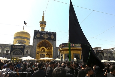 عزاداری سالروز شهادت امام رضا (ع) در حرم مطهر رضوی