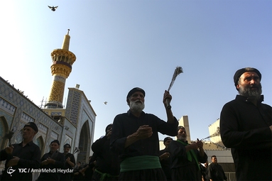 عزاداری سالروز شهادت امام رضا (ع) در حرم مطهر رضوی