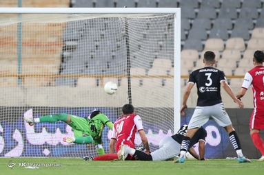 لیگ برتر فوتبال/ پرسپولیس تهران ۰ - تراکتور سازی تبریز ۱