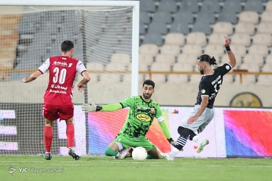 لیگ برتر فوتبال/ پرسپولیس تهران ۰ - تراکتور سازی تبریز ۱