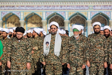 صبحگاه مشترک نیرو‌های نظامی در مسجد مقدس جمکران