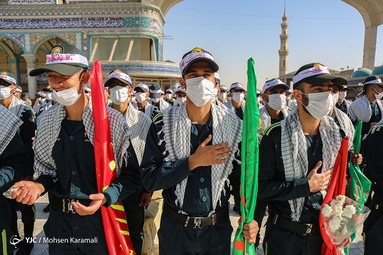 صبحگاه مشترک نیرو‌های نظامی در مسجد مقدس جمکران