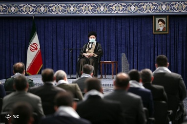 دیدار دست‌اندرکاران کنگره شهدای ورزشکار و جمعی از مادران شهدای ورزشکار با رهبر انقلاب