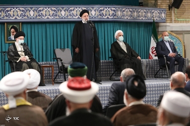 دیدار مسئولان نظام و میهمانان کنفرانس وحدت اسلامى با رهبر انقلاب