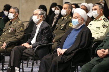 دیدار مسئولان نظام و میهمانان کنفرانس وحدت اسلامى با رهبر انقلاب