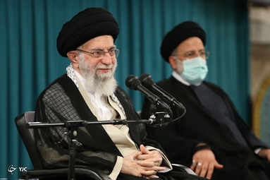 دیدار مسئولان نظام و میهمانان کنفرانس وحدت اسلامى با رهبر انقلاب