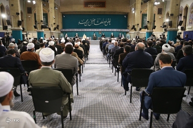 دیدار مسئولان نظام و میهمانان کنفرانس وحدت اسلامى با رهبر انقلاب