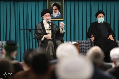 دیدار مسئولان نظام و میهمانان کنفرانس وحدت اسلامى با رهبر انقلاب