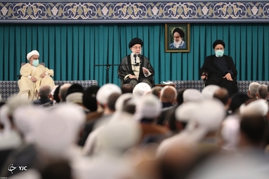 دیدار مسئولان نظام و میهمانان کنفرانس وحدت اسلامى با رهبر انقلاب