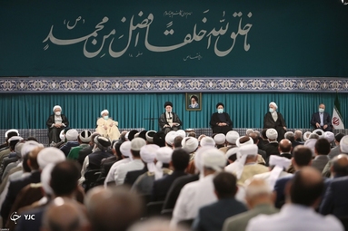 دیدار مسئولان نظام و میهمانان کنفرانس وحدت اسلامى با رهبر انقلاب
