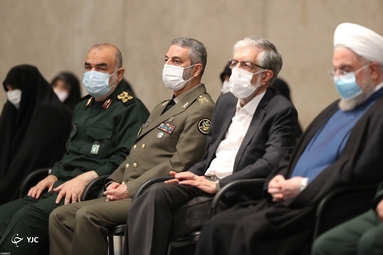 دیدار مسئولان نظام و میهمانان کنفرانس وحدت اسلامى با رهبر انقلاب