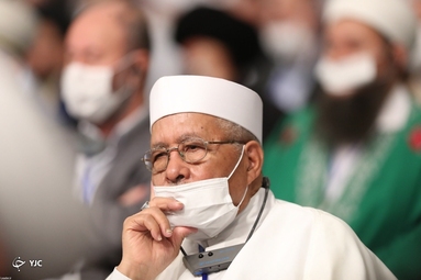 دیدار مسئولان نظام و میهمانان کنفرانس وحدت اسلامى با رهبر انقلاب