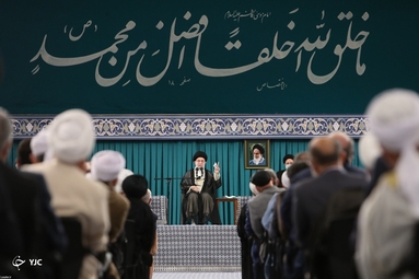دیدار مسئولان نظام و میهمانان کنفرانس وحدت اسلامى با رهبر انقلاب