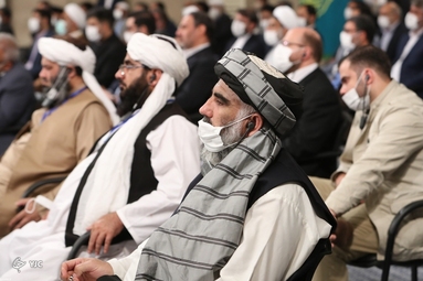 دیدار مسئولان نظام و میهمانان کنفرانس وحدت اسلامى با رهبر انقلاب