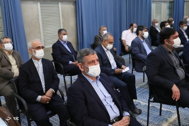 دیدار مسئولان نظام و میهمانان کنفرانس وحدت اسلامى با رهبر انقلاب