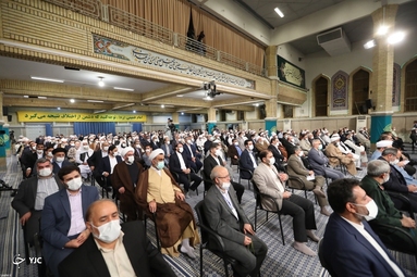 دیدار مسئولان نظام و میهمانان کنفرانس وحدت اسلامى با رهبر انقلاب