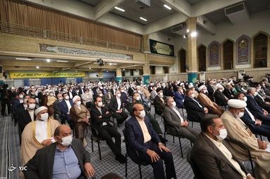 دیدار مسئولان نظام و میهمانان کنفرانس وحدت اسلامى با رهبر انقلاب