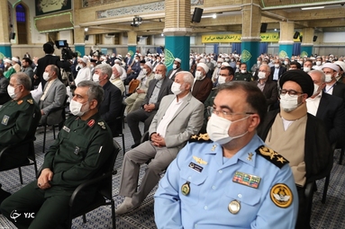 دیدار مسئولان نظام و میهمانان کنفرانس وحدت اسلامى با رهبر انقلاب