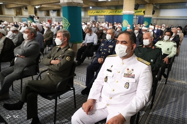 دیدار مسئولان نظام و میهمانان کنفرانس وحدت اسلامى با رهبر انقلاب