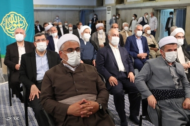 دیدار مسئولان نظام و میهمانان کنفرانس وحدت اسلامى با رهبر انقلاب