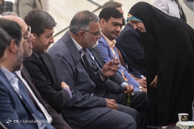 آیین بهره برداری از ۲۶۳ دستگاه اتوبوس و مینی‌بوس و دو هزار تاکسی در پایتخت