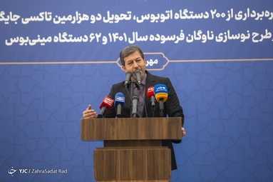 آیین بهره برداری از ۲۶۳ دستگاه اتوبوس و مینی‌بوس و دو هزار تاکسی در پایتخت