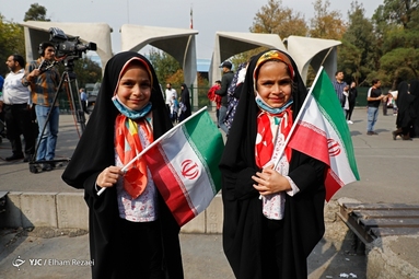 راهپیمایی مردم تهران در محکومیت جنایت تروریستی حرم شاهچراغ (ع)