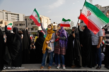 راهپیمایی مردم تهران در محکومیت جنایت تروریستی حرم شاهچراغ (ع)